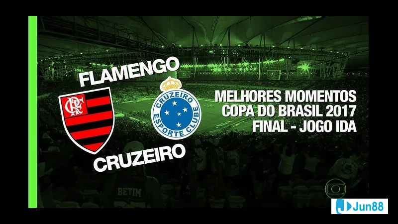 Cầu thủ Flamengo RJ với sự quyết tâm rõ ràng trong trận đấu với Cruzeiro Cầu thủ Flamengo RJ với sự quyết tâm rõ ràng trong trận đấu với Cruzeiro